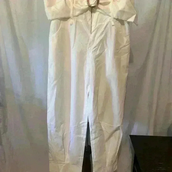 Bow Pants. White. Zip Closure. Fun Buckle Detail. Cuff Detail. SZ L. SHEIN. - Picture 2 of 8